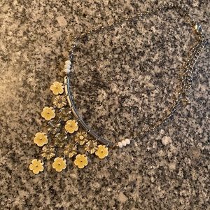 Daisy dangle enamel necklace